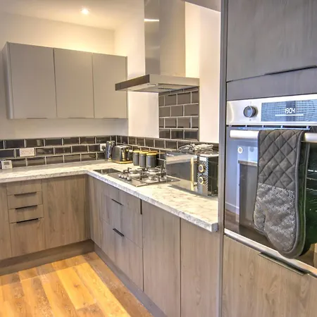 Nyaraló Modern Family & Contractor - Free Parking - Garden - Sleeps 6 - Fast Wifi - *
