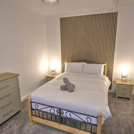 Nyaraló Modern Family & Contractor - Free Parking - Garden - Sleeps 6 - Fast Wifi -