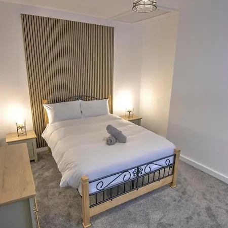 Modern Family & Contractor - Free Parking - Garden - Sleeps 6 - Fast Wifi - Nyaraló Bristol