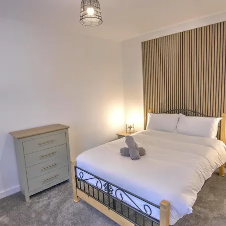 Modern Family & Contractor - Free Parking - Garden - Sleeps 6 - Fast Wifi - Bristol