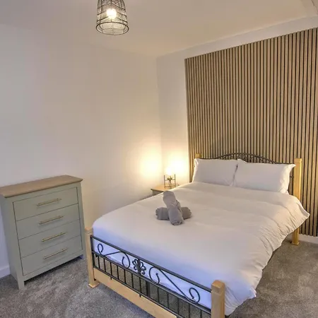 Nyaraló Modern Family & Contractor - Free Parking - Garden - Sleeps 6 - Fast Wifi - Bristol
