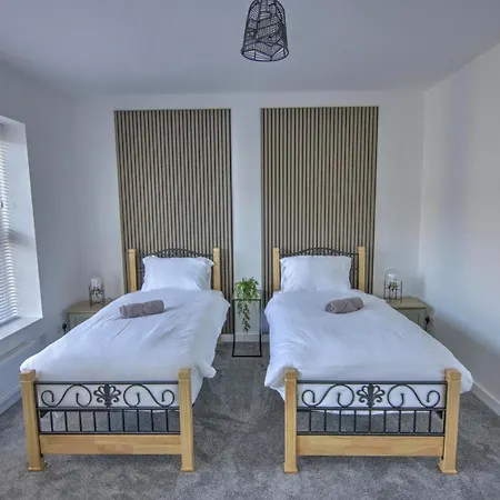 Modern Family & Contractor - Free Parking - Garden - Sleeps 6 - Fast Wifi - * Bristol