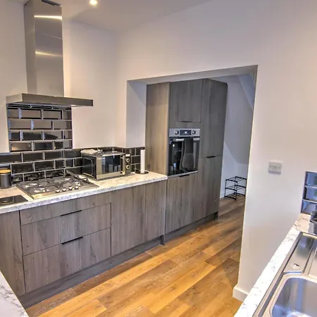 Modern Family & Contractor - Free Parking - Garden - Sleeps 6 - Fast Wifi - Bristol