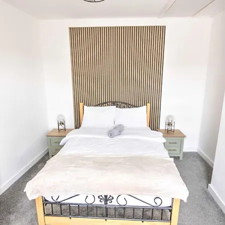 Nyaraló Modern Family & Contractor - Free Parking - Garden - Sleeps 6 - Fast Wifi - Bristol