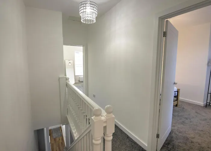 Stunning Brand New In St George * Bristol
