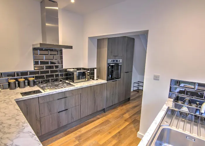 Stunning Brand New In St George Bristol