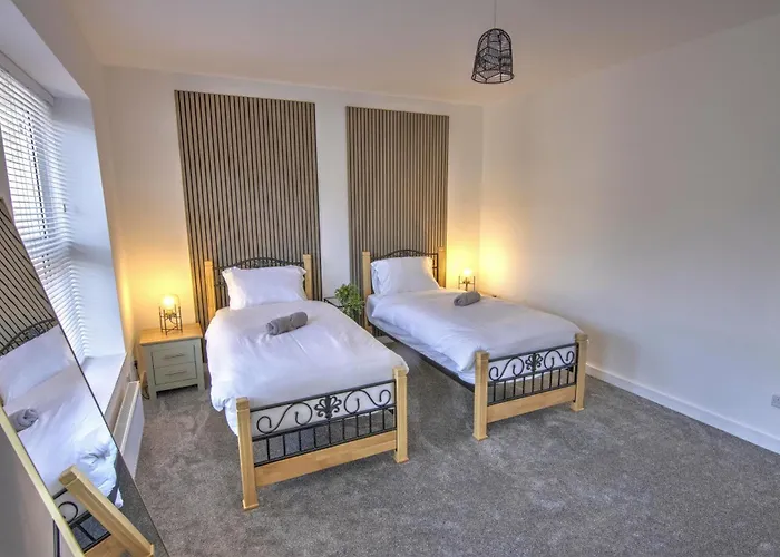 Stunning Brand New In St George * Bristol